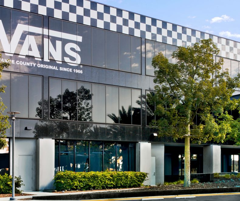 Vans se îndreaptă către o sustenabilitate de 100% până în 2030