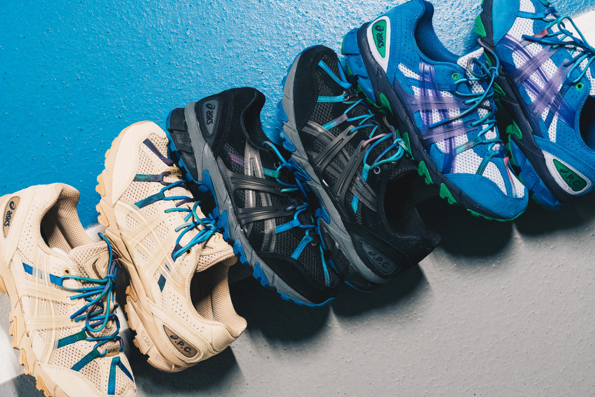 Colaborarea Asics x A.P.C. combină ce e mai bun din ambele lumi și o condimentează cu distracție